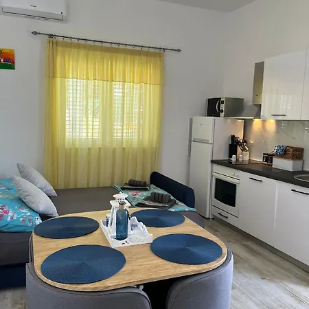 Apartment By The Sea Slatine, Ciovo - 9433